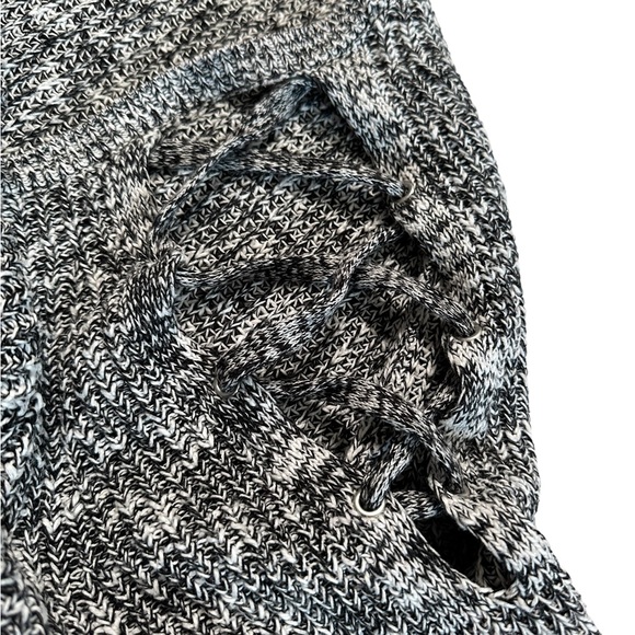 Express % Cotton Open Shoulder Sweater Size M - Picture 16 of 17